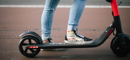 Uber lanza JUMP en Madrid, su servicio de patinetes eléctricos 