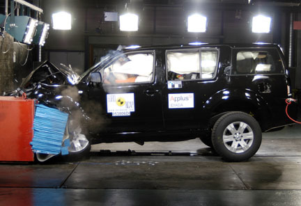 Nissan Pathfinder - EuroNCAP frontal