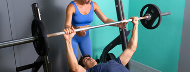 Por qué los ejercicios básicos como el press de banca no son la mejor opción para ganar masa muscular 