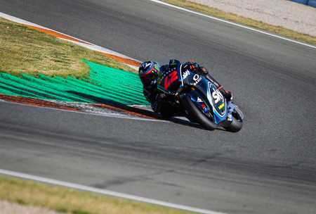 Bagnaia y Canet marcan los mejores tiempos en Jerez con la lluvia como protagonista