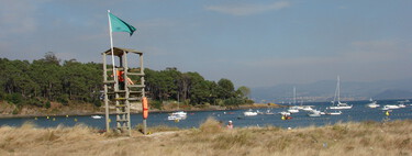 El alquiler ha subido tanto en Galicia que sus playas tienen problemas para contratar algo fundamental: socorristas
