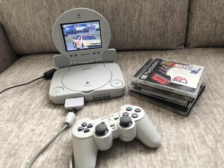 Antes De La Nintendo Switch Playstation Ya Te Dejaba Jugar En Cualquier Lugar Con Esta Consola Una Propuesta Que Sony Nunca Volvio A Replicar Compressed