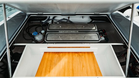 bote porsche interior
