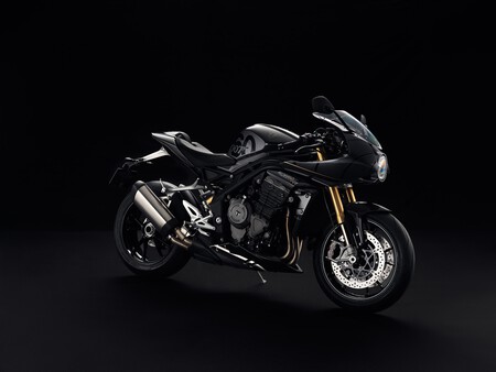 Triumph Speed Triple 1200 Rr Bond Edition 002
