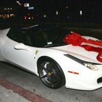 ¿Por qué regalarían un Ferrari 458 Italia a una niña que cumple 18 años?