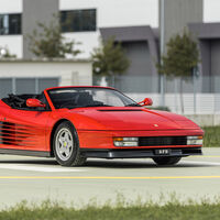 Alguien ha hecho realidad el mítico videojuego Out Run para  vender un rarísimo Ferrari Testarossa Spider 