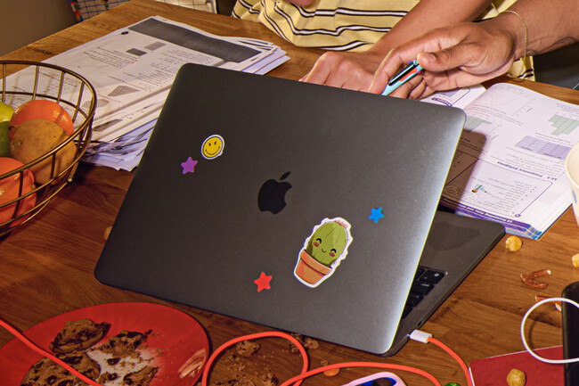 Es Article Cover 1350x900 Macbook Air M1