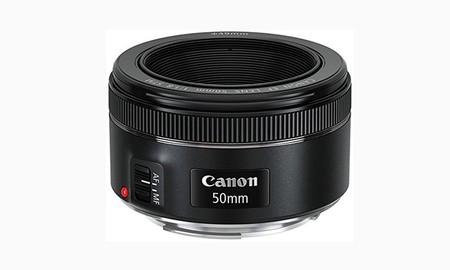 En eBay, el Canon EF 50mm f1.8 STM cuesta sólo 106 euros