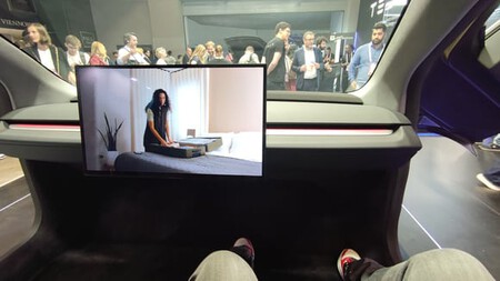 O Cybercab consome aproximadamente 28% menos combustível do que um Lucid Air Pure e mais de 30% menos do que alguns dos veículos elétricos mais eficientes em termos de consumo de combustível do mercado. © DL