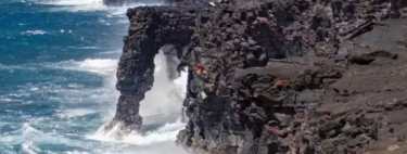 Com mais de 500 anos de história, o famoso Arco Marinho de Hōlei desabou no Havaí e desapareceu nas águas do oceano 