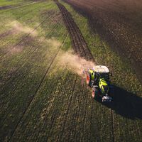 El gran incendio de Galicia reabre una pregunta incómoda: cuándo un tractor protege el monte y cuándo puede prenderlo
