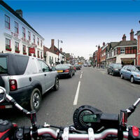 El Dutch Reach es el truco holandés con el que Europa quiere obligar a todos los coches a salvar a los moteros 