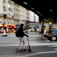 Este es el código QR que tendrá que llevar tu patinete eléctrico si no quieres recibir una multa