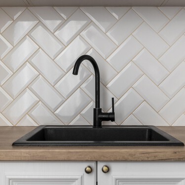 Adiós al fregadero desordenado: Leroy Merlin tiene la solución para tener el estropajo y la bayeta siempre a mano y listos para usar