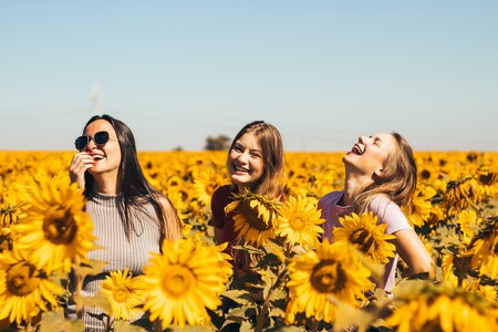 Seis compras por menos de 20 euros que te solucionarán todos los estilismos de primavera y que están rebajadísimas en Springfield