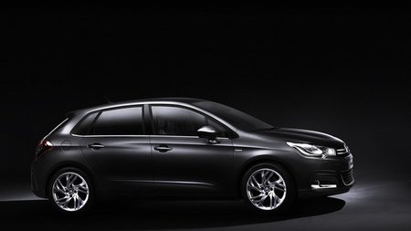El Citroën C4 es más asequible, a la venta desde 14.250 euros