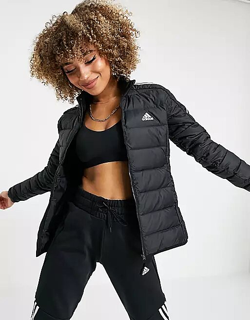 Chaqueta de plumón negra con tres rayas de adidas Outdoors