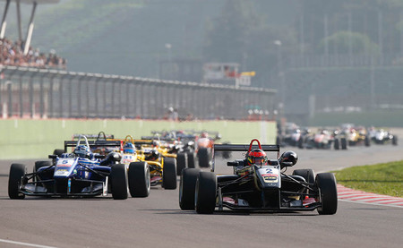 Esteban Ocón se proclama campeón del FIA European Formula 3 en Imola