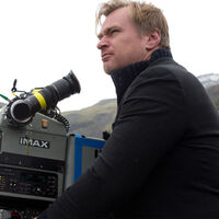 "Si compras un Blu-ray, lo tienes en tu estantería, es tuyo." Christopher Nolan defendió así el formato físico hace dos años, pero el sector sigue cayendo 