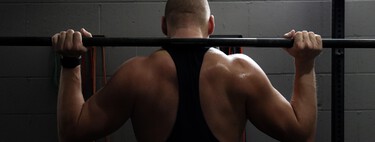 Ganar masa muscular solo con una barra vacía es posible, y puede ser un ejercicio más desafiante de lo que piensas