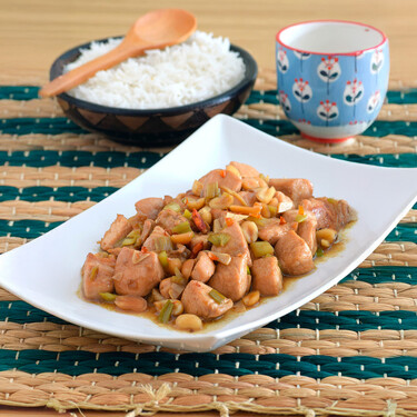 Cómo hacer pollo kung pao: receta tradicional china