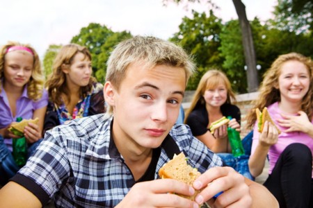 ¿Se les enseña lo suficiente a los adolescentes sobre nutrición?