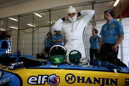 Sainz prueba el R25 de Alonso