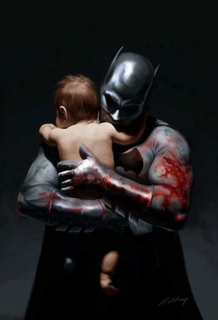 Incluso los hombres más duros (como Batman) se ablandan cuando tienen un bebé