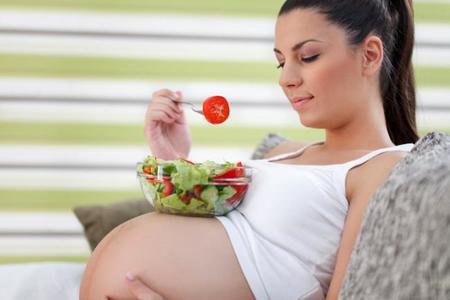Una dieta saludable en el embarazo reduce el riesgo de parto prematuro