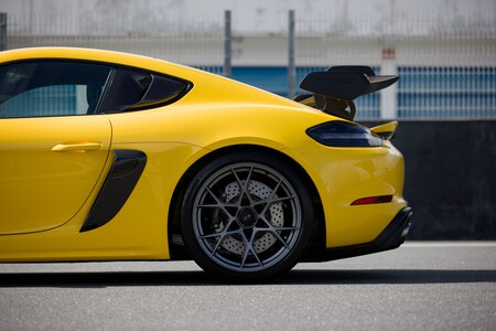 Porsche 718 Cayman GT4 RS