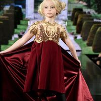 Tiene nueve años, ambas piernas amputadas y cumplió su sueño de desfilar en la New York Fashion Week