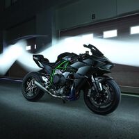 Motos rotas. Hay una moto japonesa por la que no pasan los años. Lleva una década con el mismo diseño, sigue a la venta y es inigualable 