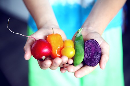 ¿Comes pocos alimentos saludables? Esto puede ser peor para tu salud que ingerir muchos productos insanos