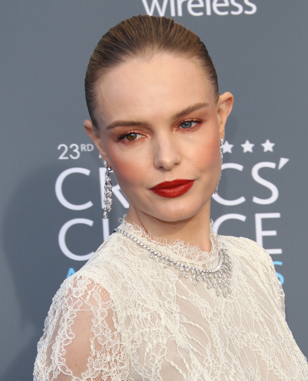 34 recogidos para lucir esta temporada de bodas inspirados en las  celebrities | Trendenciasbelleza | Bloglovin', image size:1024x1266