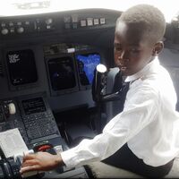 Un niño de solo siete años es un genio de la aeronáutica y sabe pilotar aviones: su historia arrasa en internet