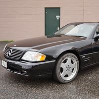 Este Mercedes-Benz SL600 de 2001 aún espera su primer dueño, pero piden por él casi 125.000 euros