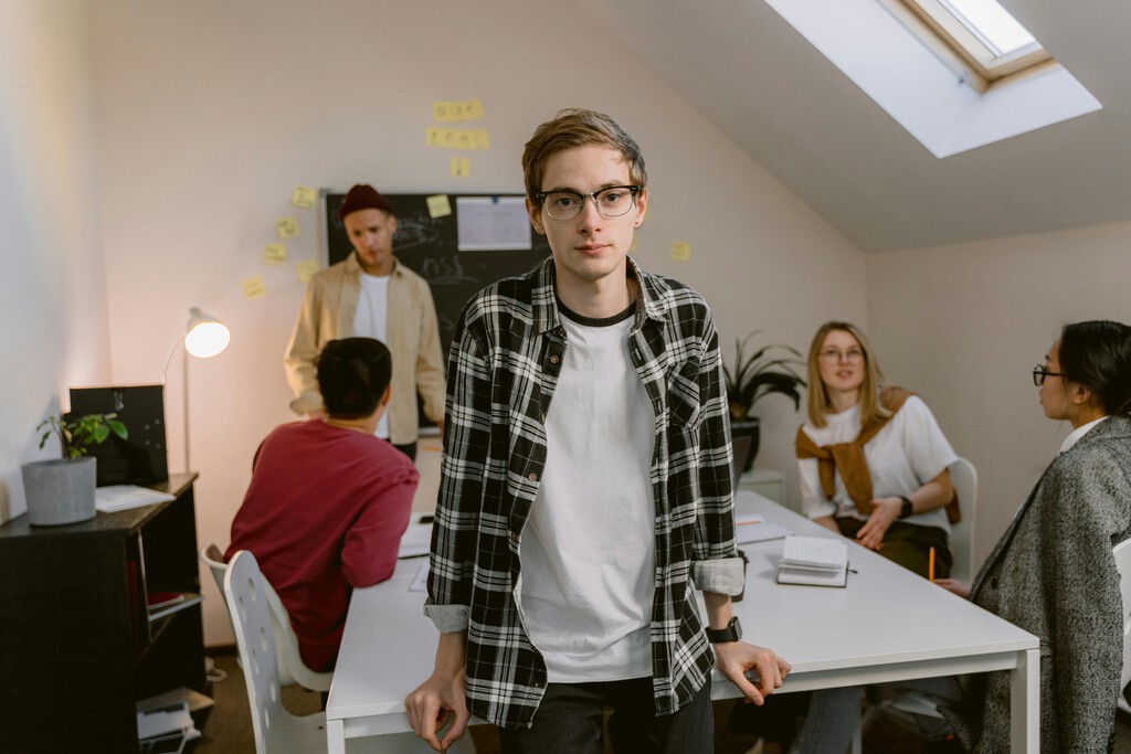 Entre llegar más lejos en sus carreras y no hablar con sus compañeros boomers, los empleados de la gen-Z lo tienen claro