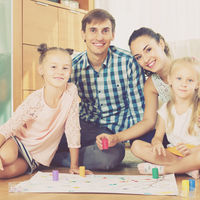 Los mejores 17 juegos de mesa para desconectar de las pantallas y jugar en familia 