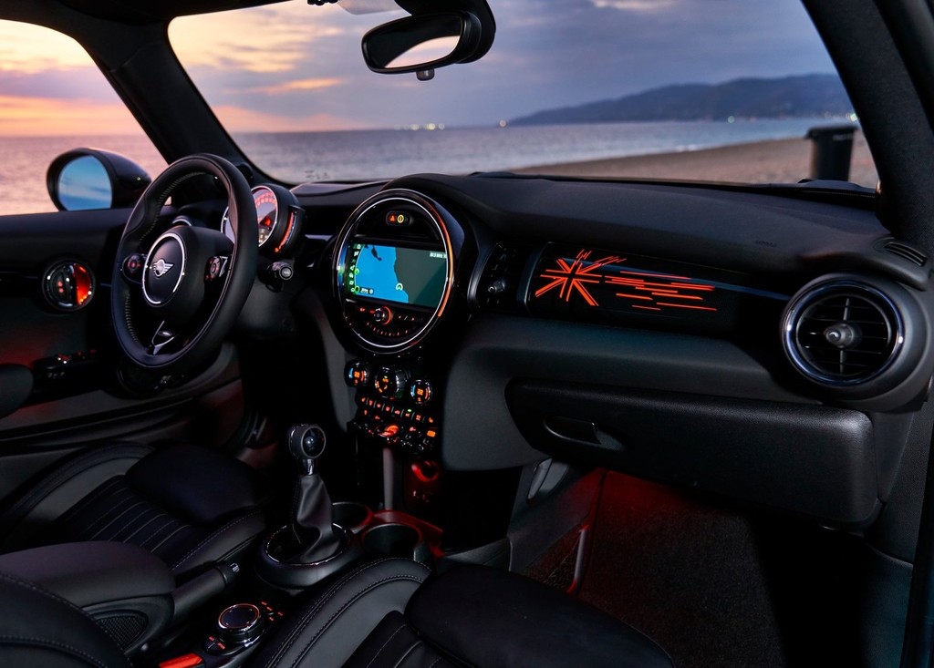 MINI no planea añadir Android Auto a sus coches pronto, a pesar del anuncio de BMW