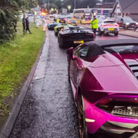 La policía de Manchester ha confiscado cinco Lamborghini y un Mercedes-Benz Clase G por conducción temeraria: circulaban a 27 km/h 