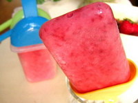 Polos de fresas con yogurt