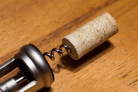 Corkscrew With Cork En Tamano Grande