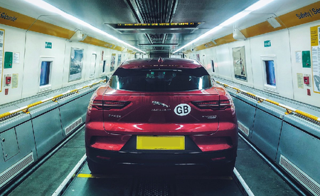 Los españoles en Reino Unido tienen muy difícil volver en coche a casa: el Eurotúnel cierra por una nueva cepa de coronavirus