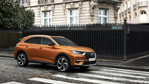 El DS7 Crossback cuenta con un 'Autopilot' y un motor híbrido de 300 CV para que te olvides del Audi Q5