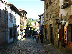 Santillana del Mar: ni santa, ni llana, ni del mar