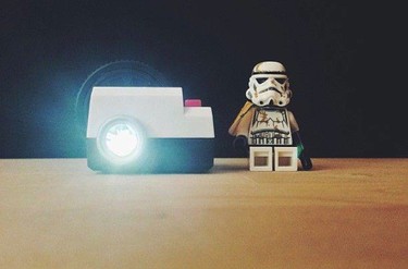 Un pequeño proyector para ver tus fotos de Instagram