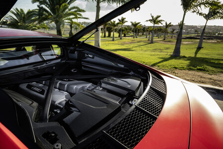 Audi R8 V10 performance RWD