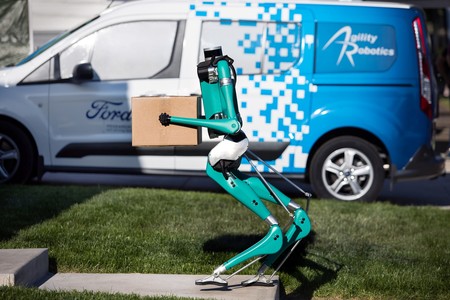 Ford está probando robots autónomos sin cabeza para que en dos años hagan el trabajo de los repartidores