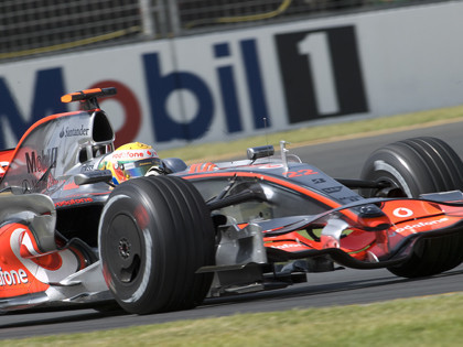 Lewis Hamilton saldrá desde la pole en Melbourne