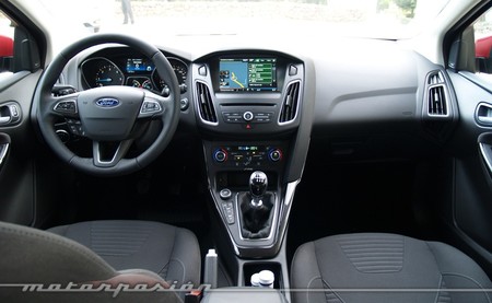 ford-focus-2015-1000-23.jpg